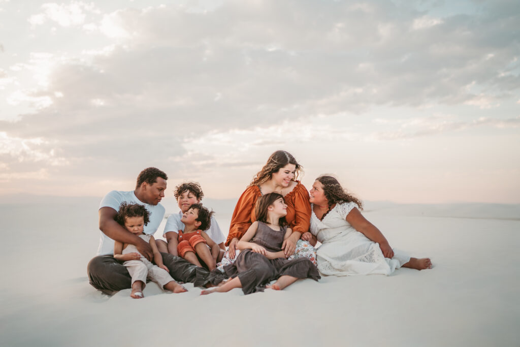 Family photos at the white sands national park, candid photos